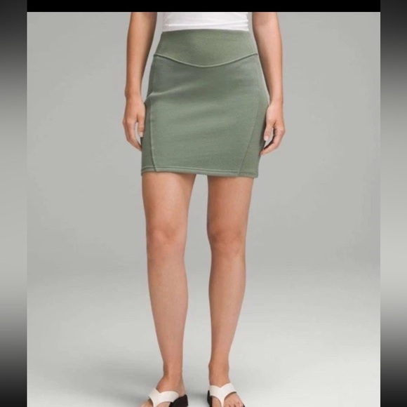 lululemon athletica Dresses & Skirts - Lululemon BNWT Scuba High-Rise Mini Skirt in the color Grey Eucalyptus 68.00MSRP